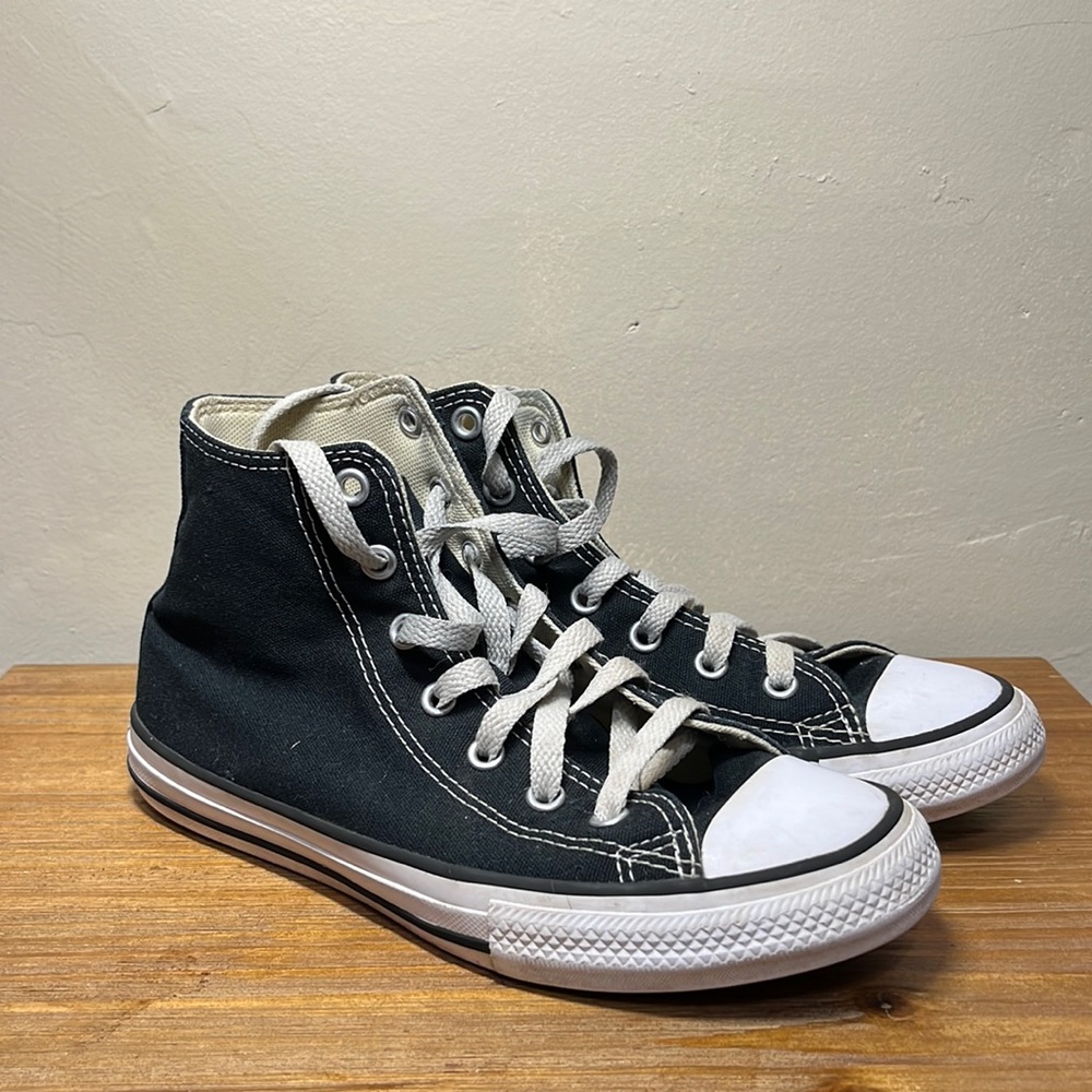 Chuck Taylor Converse All Star Black High Tops Size Youth Size 3 / 21.5 CM